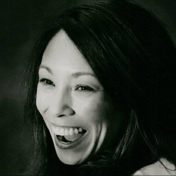 Meet LIsa - ⭐️Posh Ambassador & Top Rated Seller⭐️ - Picture 4 of 8